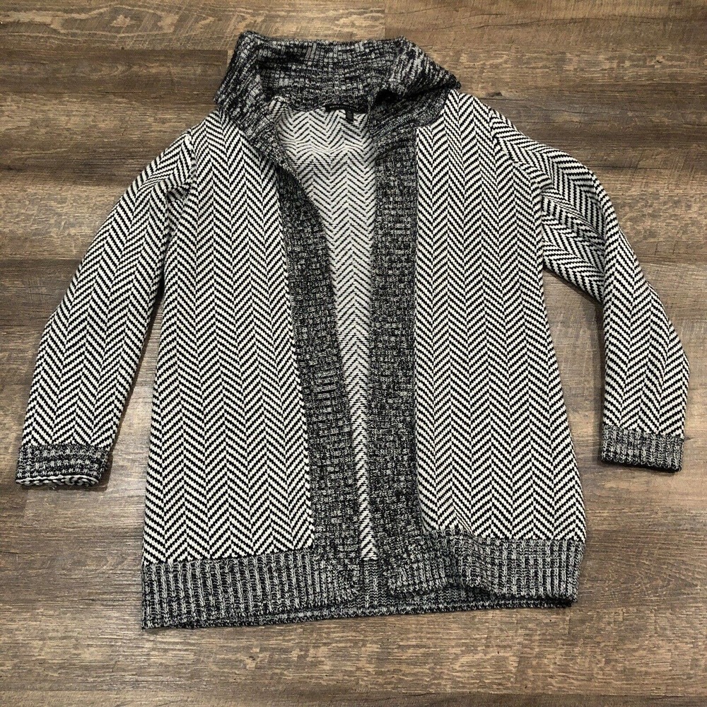 White House Black Market Black and White Chevron Cardigan